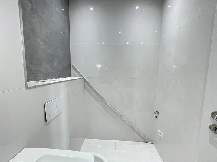 Apartament cu 3 camere decomandat în Torontalului