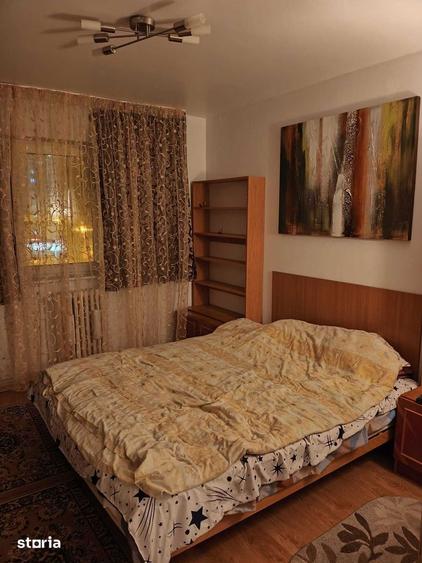 Apartament cu 3 camere, mobilat în Vasile Aaron