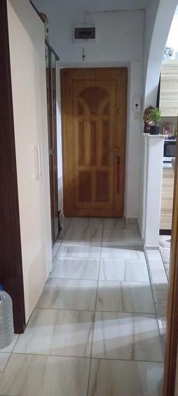 Apartament cu 2 camere semidecomandat în Cetate