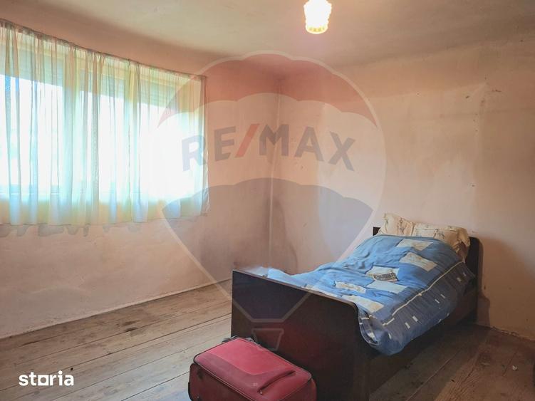 Casă cu 2 camere cu Teren 929 Mp în Vladimirescu