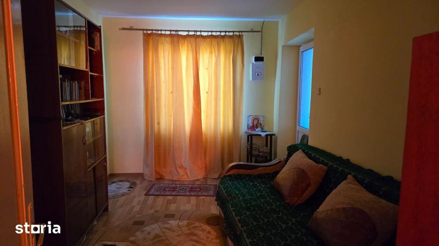 Casă cu 5 camere cu Teren 2200 Mp în Tuzla