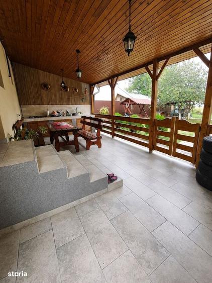 Proprietate cu doua locuinte, garaj incalzit, foisor, 600 mp in Ernei - 7