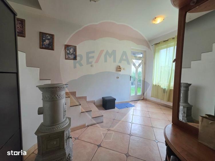Casă cu 4 camere cu Teren 152 Mp în Central