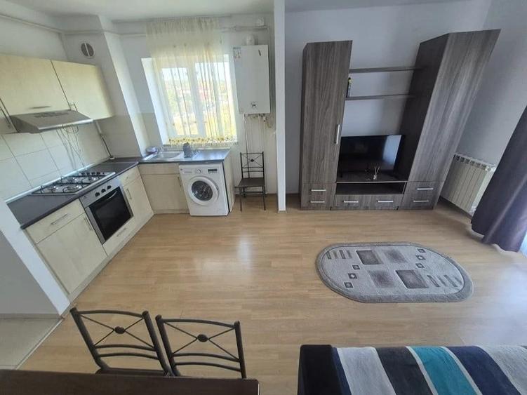 Apartament cu 2 camere semidecomandat în Tătărași