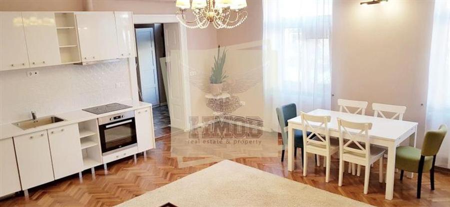 Apartament cu 3 camere decomandat, mobilat în Sub Arini