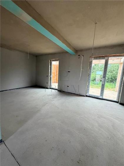 Duplex cu 5 camere cu Canalizare în Moșnița Nouă