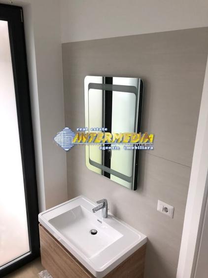 Duplex cu 4 camere cu Canalizare în Ultracentral
