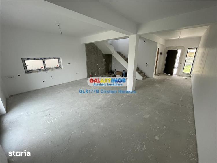 Casă cu 5 camere cu Teren 250 Mp în Central