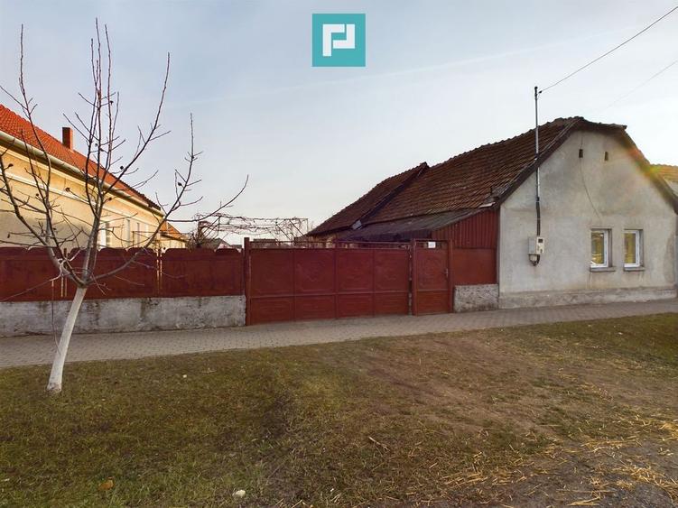 Casă cu 5 camere cu Teren 1680 Mp în Central
