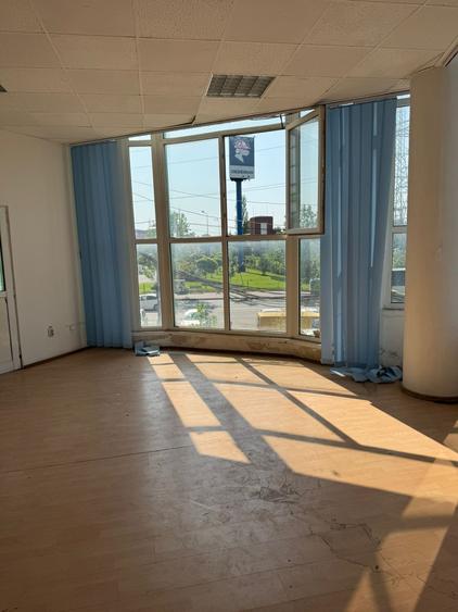 Spațiu comercial, de 350 mp, în Pantelimon