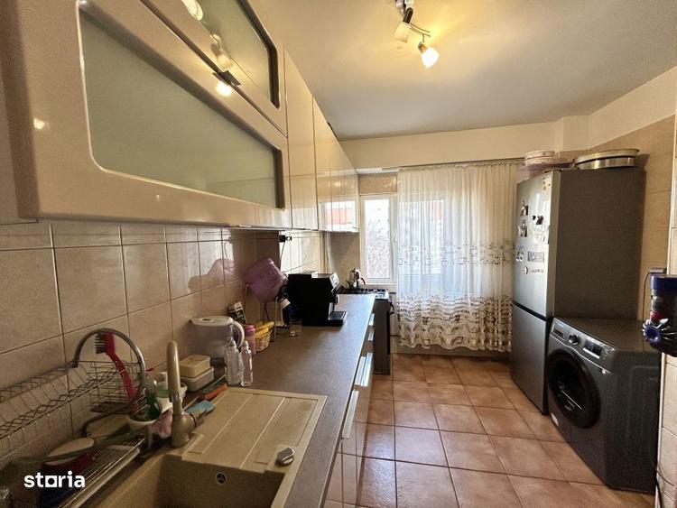 Apartament cu 3 camere decomandat, mobilat în Titan