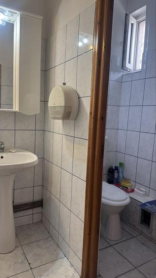 Apartament cu 3 camere decomandat în Poarta 6