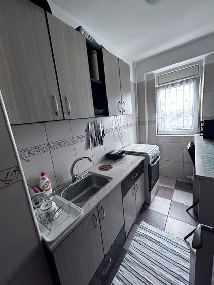 Apartament cu 2 camere decomandat în Tei