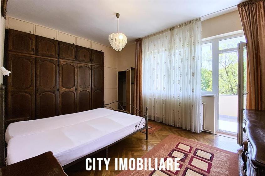 Apartament cu 3 camere decomandat, mobilat în Central