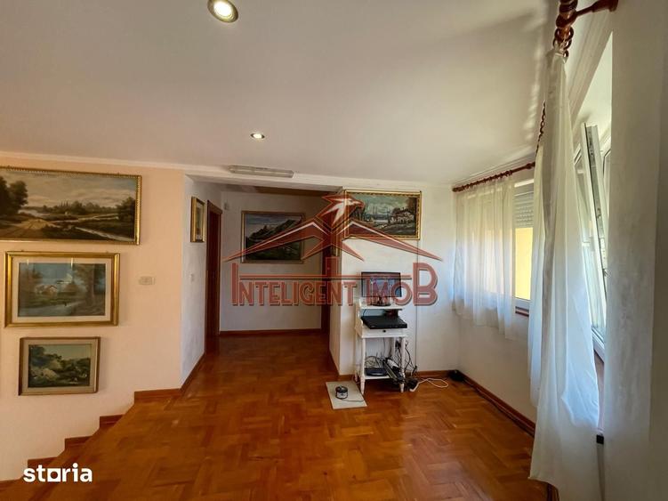 Casă cu 5 camere decomandat cu Teren 900 Mp în Mândra