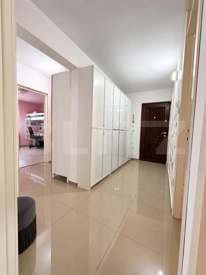 Apartament cu 3 camere decomandat, mobilat în Codlea