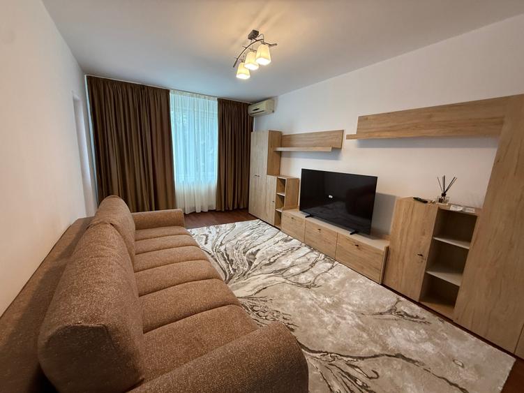 Apartament cu 3 camere în Crângași