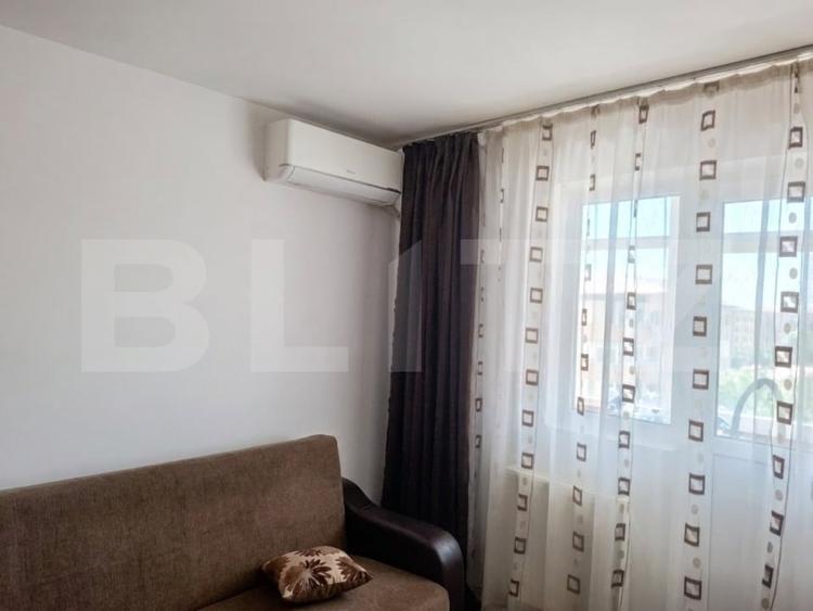 Apartament cu 2 camere semidecomandat, mobilat în Micro 11
