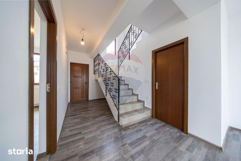 Casă cu 3 camere cu Teren 177 Mp în Sânpetru