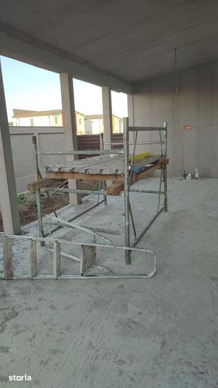 Casă cu 4 camere cu Teren 369 Mp în Vidra