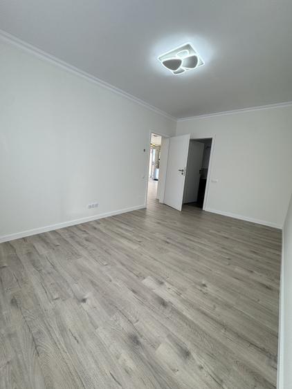 Apartament cu 4 camere semidecomandat, mobilat în Florești