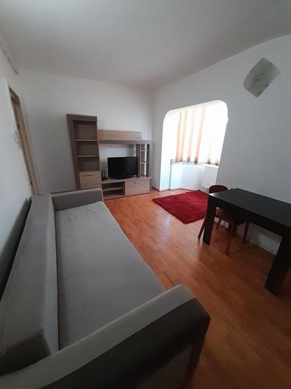 Garsonieră decomandată în Bartolomeu