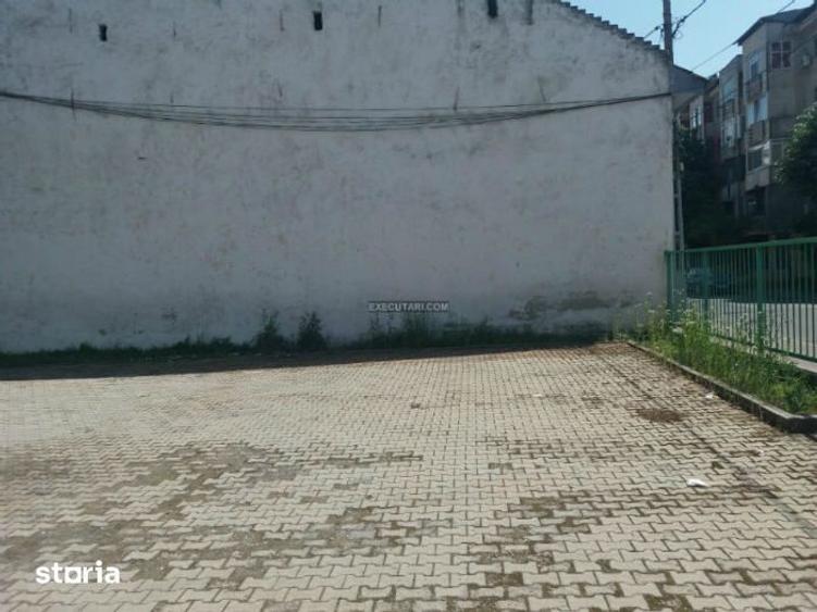 Spațiu comercial, de 600 mp, în Central