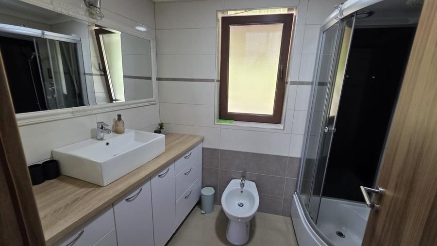 Casă individuală cu 3 camere cu Canalizare în Nord