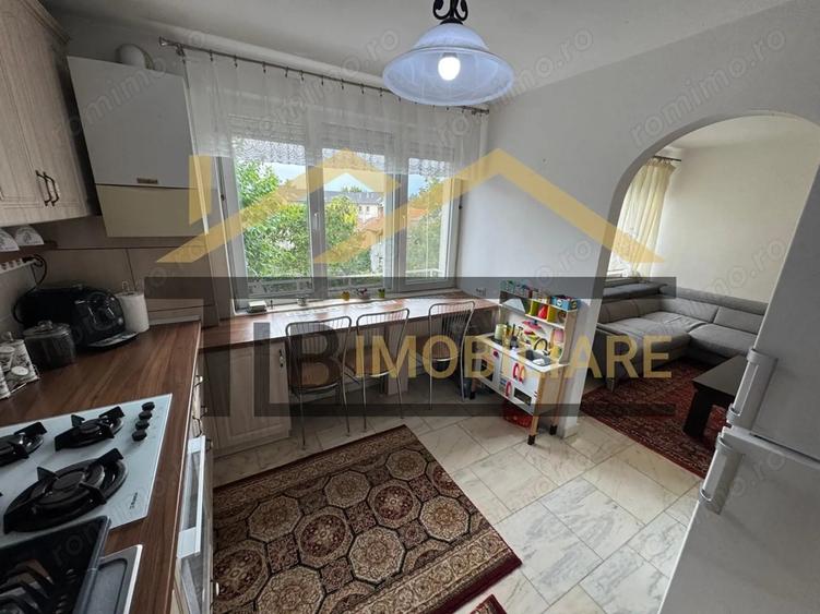 Apartament cu 3 camere semidecomandat în Ultracentral