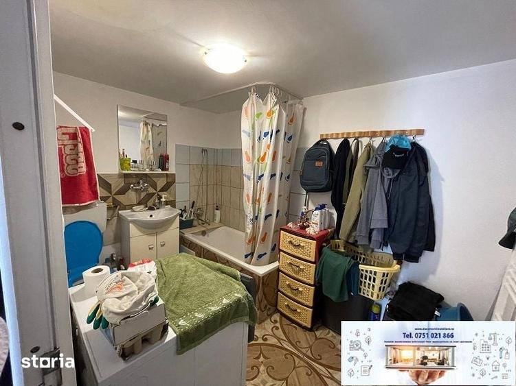 Casă cu 7 camere cu Teren 294 Mp în Piața Centrală