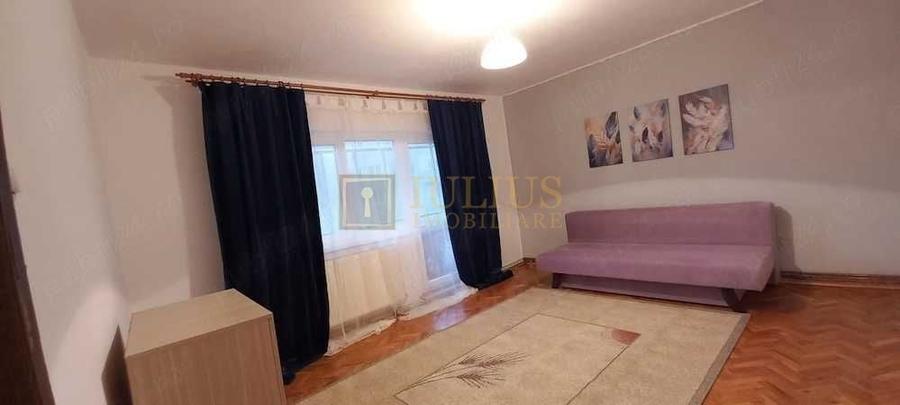 Apartament cu 3 camere decomandat, mobilat în Complex Studențesc