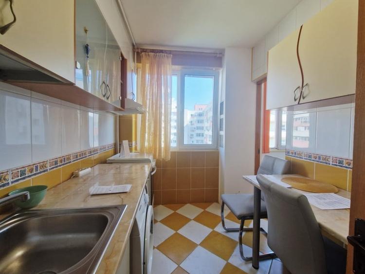 Apartament cu 3 camere decomandat, mobilat în Obor