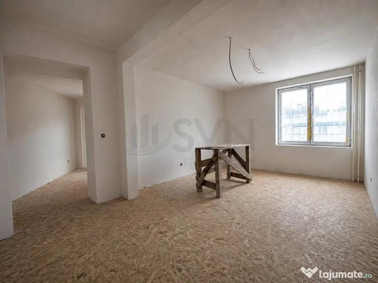 Apartament cu 3 camere semidecomandat în Universitate