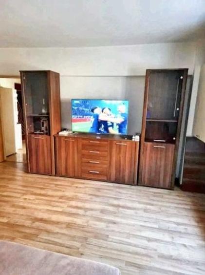 Apartament cu 2 camere decomandat, mobilat în Calea Călărașilor