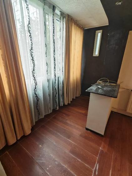 Apartament cu 3 camere semidecomandat în Titan