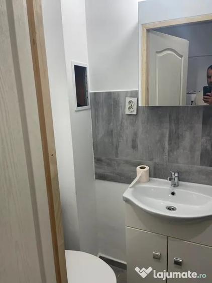 Garsonieră decomandată în Central