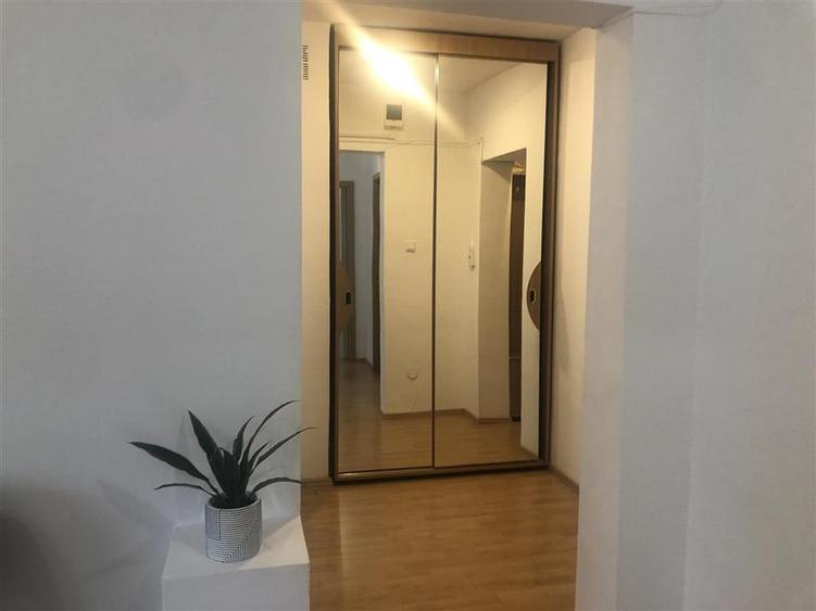 Apartament cu 2 camere semidecomandat, mobilat în Județean