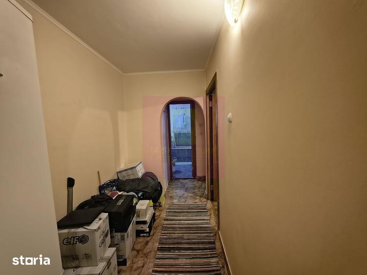Apartament cu 3 camere decomandat în Colentina