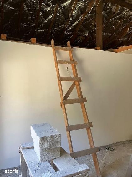 Casă cu 10 camere cu Teren 900 Mp în Cârțișoara