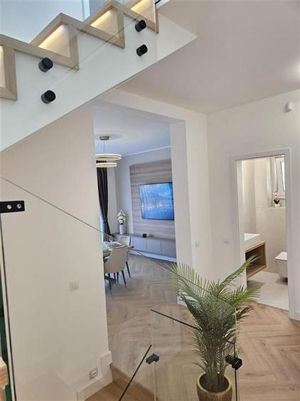 Duplex cu 5 camere cu Canalizare în Florești