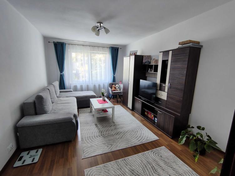 Apartament cu 2 camere decomandat în Mureșeni