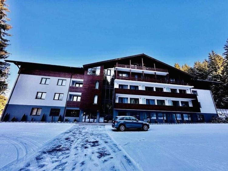 Apartament cu 2 camere decomandat în Poiana Brașov