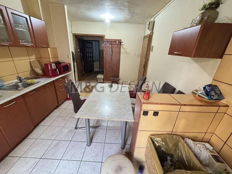 Apartament cu 3 camere decomandat în Lugojului