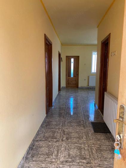 Casă cu 6 camere cu Teren 385 Mp în Central