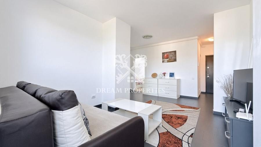 Apartament cu 3 camere semidecomandat, mobilat în Florești
