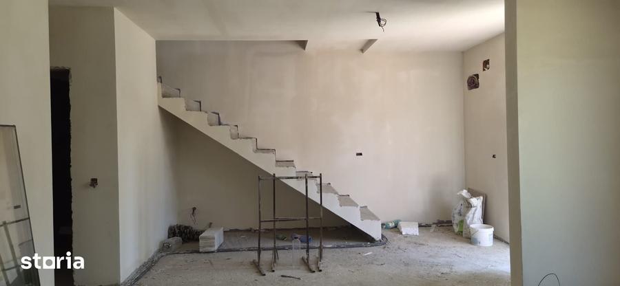 Casă cu 4 camere cu Teren 310 Mp în Găvana