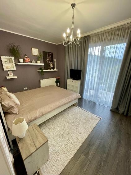 Apartament cu 3 camere semidecomandat, mobilat în Florești