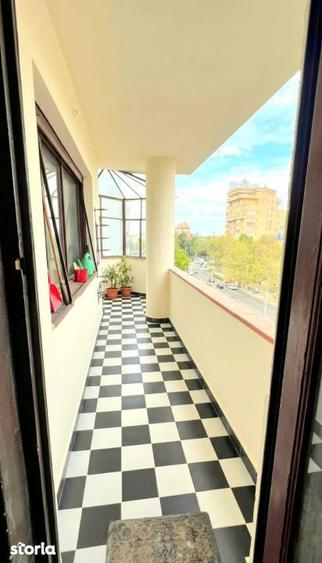 Apartament cu 3 camere decomandat în Romană