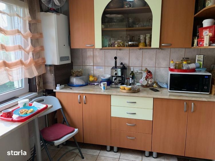 Apartament cu 3 camere în Micro 16