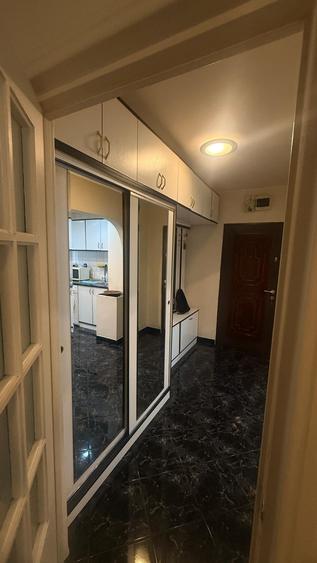 Apartament cu 3 camere semidecomandat în Ozana